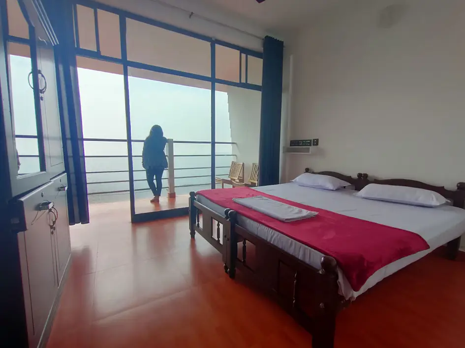 Deluxe Room with a balcony over the valley